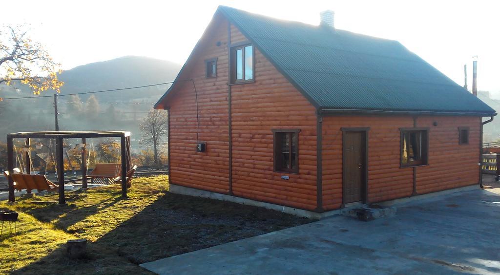 Cottage Ozerniy Lazeshchyna Exterior photo